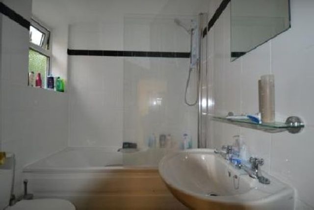  Image of 4 bedroom House Share to rent in Warwards Lane Stirchley Birmingham B29 at Selly Oak West Midlands Selly Oak, B29 7RA