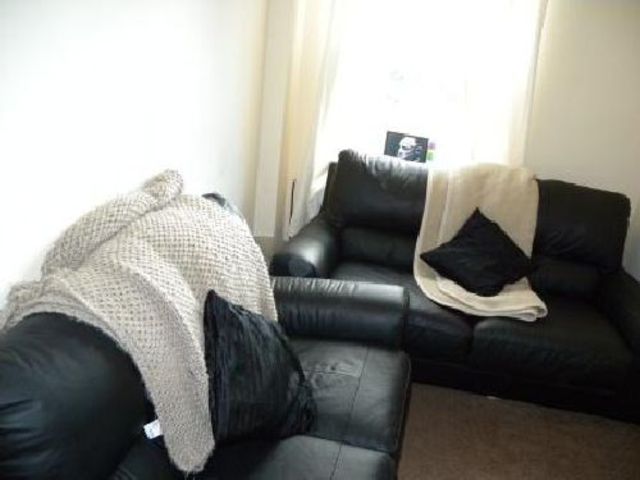  Image of 5 bedroom House Share to rent in Warwards Lane Stirchley Birmingham B29 at Selly Oak West Midlands Selly Oak, B29 7RA