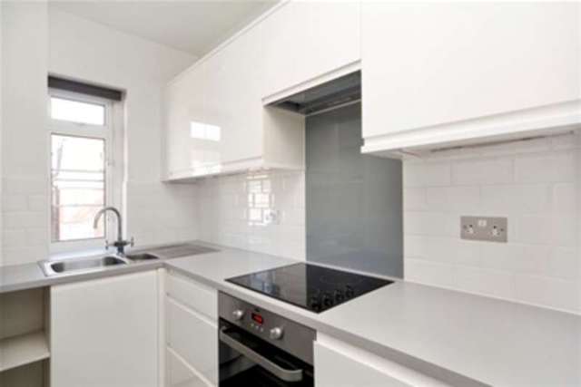  Image of 1 bedroom Flat to rent in Watchfield Court Sutton Court Road London W4 at London, W4 4NE