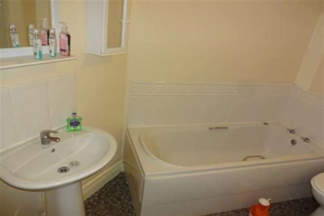  Image of 1 bedroom Flat to rent in Waterfront Way Walsall WS2 at Walsall, WS2 9NH