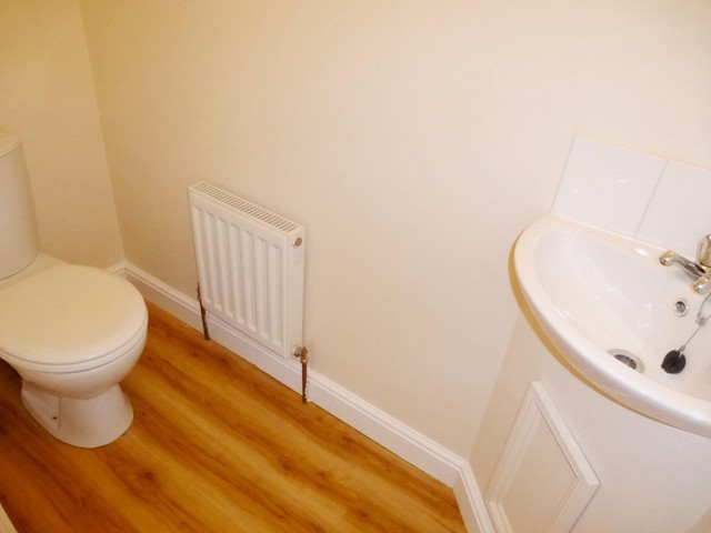  Image of 3 bedroom Detached house to rent in Waterloo Road Aldershot GU12 at Aldershot, GU12 4NU
