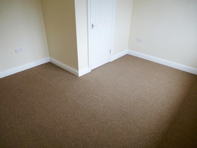  Image of 3 bedroom Detached house to rent in Waterloo Road Aldershot GU12 at Aldershot, GU12 4NU