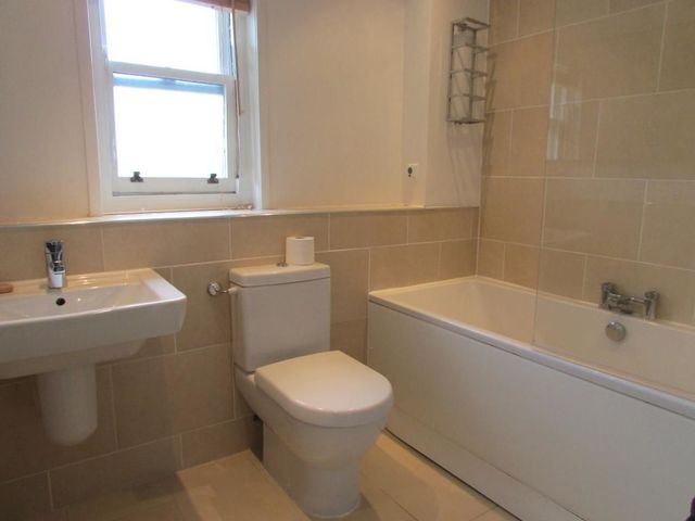  Image of 2 bedroom Flat to rent in Waterside Court Carmunnock Clarkston Glasgow G76 at Carmunnock Glasgow Glasgow, G76 9DZ