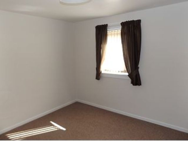  Image of 4 bedroom Terraced house to rent in Wellington Street Greenock PA15 at Greenock Inverclyde Inverclyde, PA15 4NG