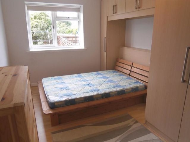  Image of 3 bedroom Flat to rent in West Pilton Grove Edinburgh EH4 at Pilton Edinburgh Edinburgh, EH4 4EP