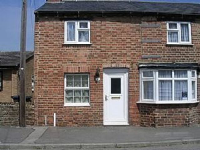  Image of 2 bedroom Semi-Detached house to rent in West Street Weedon Northampton NN7 at West Street  Weedon, NN7 4QU