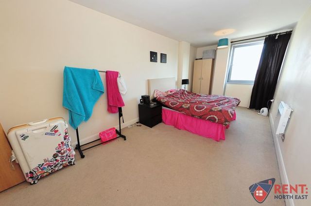  Image of 2 bedroom Flat to rent in West Wear Street Sunderland SR1 at West Wear Street Array Sunderland, SR1 1XD