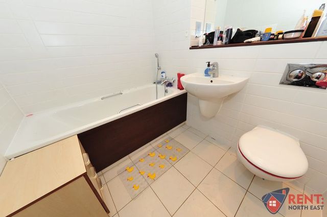  Image of 2 bedroom Flat to rent in West Wear Street Sunderland SR1 at West Wear Street Array Sunderland, SR1 1XD