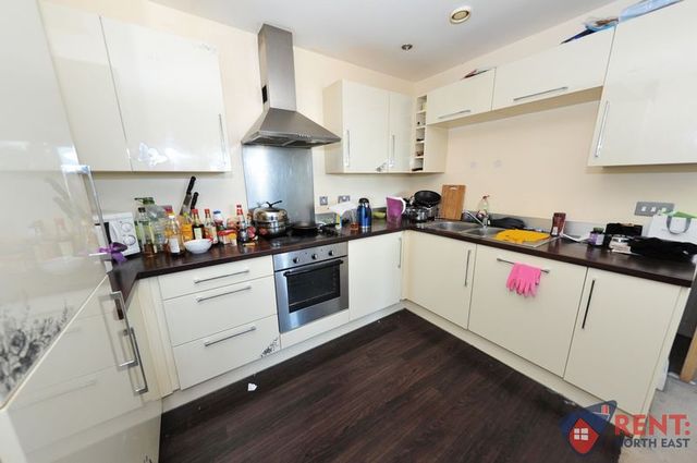  Image of 2 bedroom Flat to rent in West Wear Street Sunderland SR1 at West Wear Street Array Sunderland, SR1 1XD