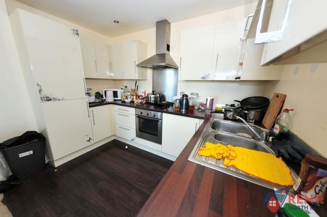  Image of 2 bedroom Flat to rent in West Wear Street Sunderland SR1 at West Wear Street Array Sunderland, SR1 1XD