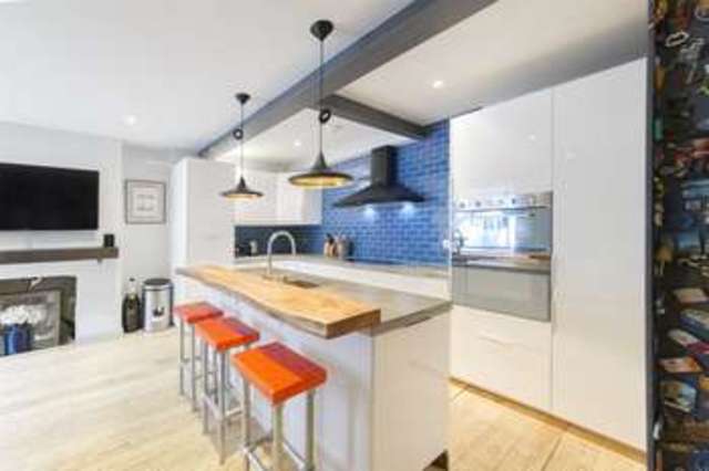  Image of 2 bedroom Flat for sale in Westbourne Park Road London W2 at London  Westbourne Grove, W2 5QL