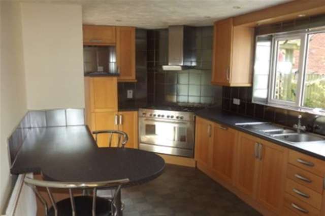  Image of 5 bedroom Detached house to rent in Westminster Drive Radcliffe-on-Trent Nottingham NG12 at Nottingham, NG12 2NL