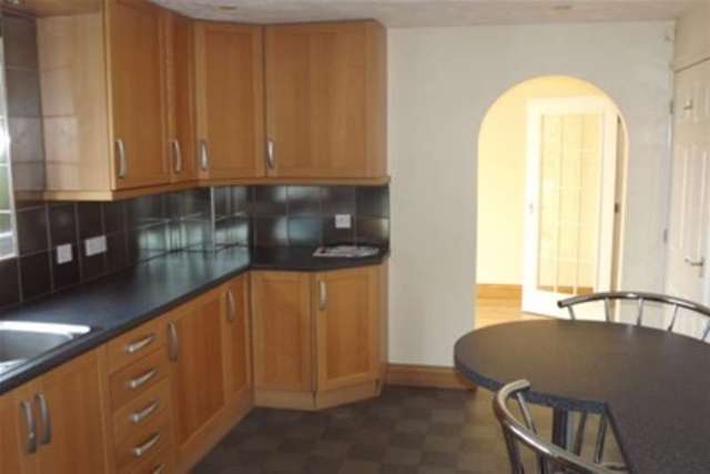  Image of 5 bedroom Detached house to rent in Westminster Drive Radcliffe-on-Trent Nottingham NG12 at Nottingham, NG12 2NL