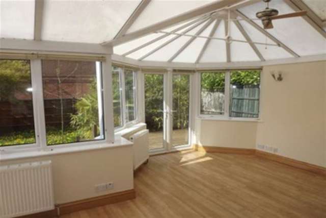  Image of 5 bedroom Detached house to rent in Westminster Drive Radcliffe-on-Trent Nottingham NG12 at Nottingham, NG12 2NL