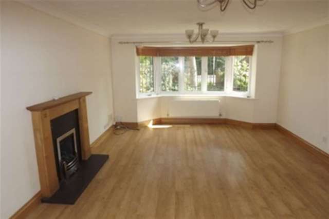  Image of 5 bedroom Detached house to rent in Westminster Drive Radcliffe-on-Trent Nottingham NG12 at Nottingham, NG12 2NL