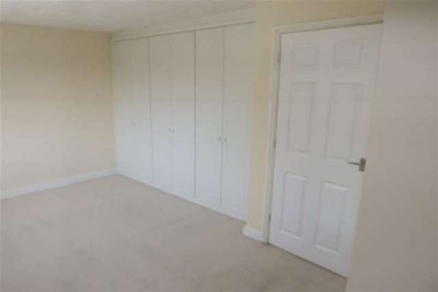  Image of 5 bedroom Detached house to rent in Westminster Drive Radcliffe-on-Trent Nottingham NG12 at Nottingham, NG12 2NL