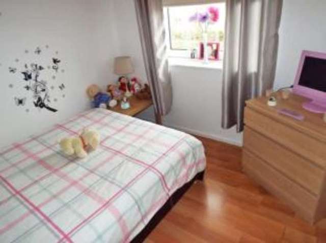  Image of 3 bedroom Flat for sale in Whifflet Street Coatbridge ML5 at Coatbridge North Lanarkshire Whifflet, ML5 4EB
