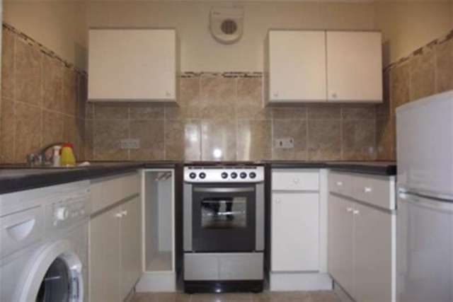  Image of 1 bedroom Flat to rent in Whitehill Road Cambridge CB5 at Cambridge, CB5 8LX