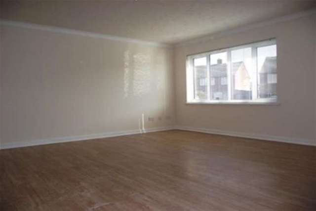  Image of 1 bedroom Flat to rent in Whitehill Road Cambridge CB5 at Cambridge, CB5 8LX