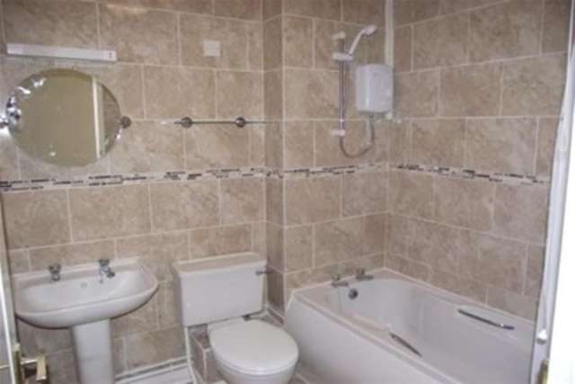  Image of 1 bedroom Flat to rent in Whitehill Road Cambridge CB5 at Cambridge, CB5 8LX