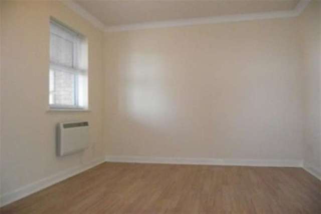  Image of 1 bedroom Flat to rent in Whitehill Road Cambridge CB5 at Cambridge, CB5 8LX