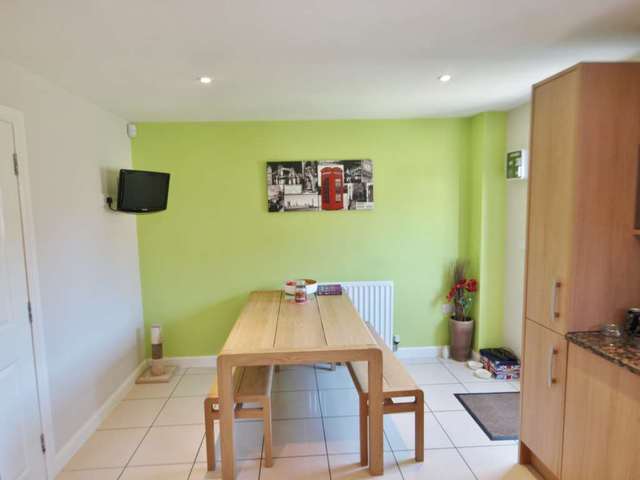  Image of 4 bedroom Town House to rent in Whitelands Way Bicester OX26 at Whitelands Way  Bicester, OX26 1AB