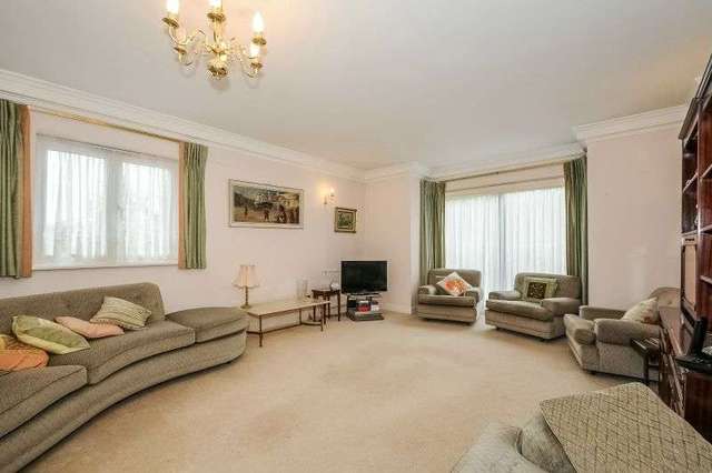  Image of 2 bedroom Flat for sale in Eastbury Avenue Northwood HA6 at 19 Eastbury Avenue  Northwood, HA6 3LE