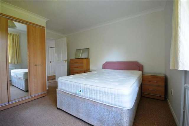  Image of 3 bedroom Bungalow to rent in Willow Way Hauxton Cambridge CB22 at HAUXTON  Hauxton, CB22 5JB