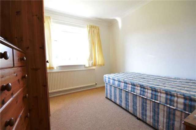  Image of 3 bedroom Bungalow to rent in Willow Way Hauxton Cambridge CB22 at HAUXTON  Hauxton, CB22 5JB