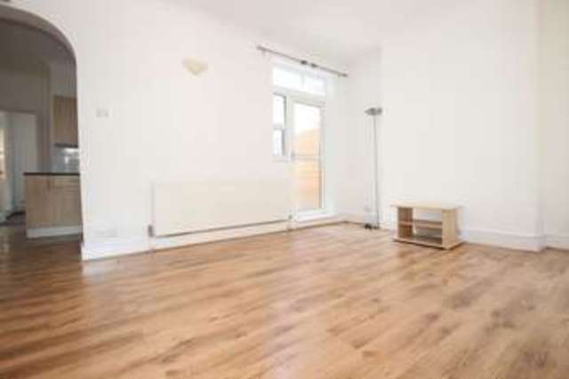  Image of 2 bedroom Flat to rent in Windus Road London N16 at Windus Road  London, N16 6UT