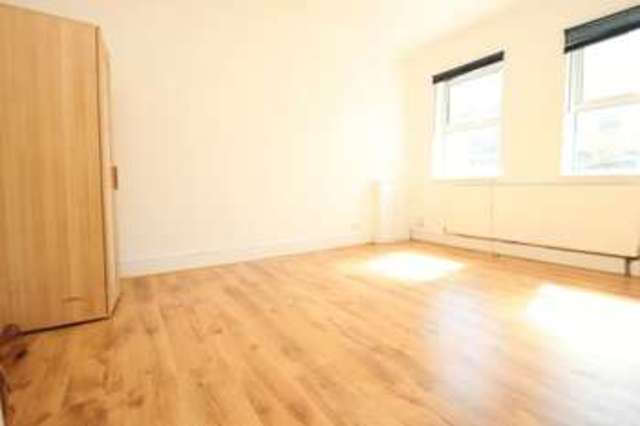  Image of 2 bedroom Flat to rent in Windus Road London N16 at Windus Road  London, N16 6UT