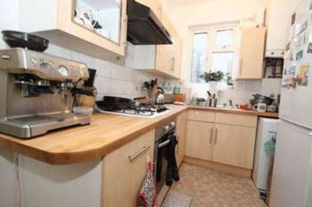  Image of 3 bedroom Flat to rent in Windus Road London N16 at Windus Road  London, N16 6UT