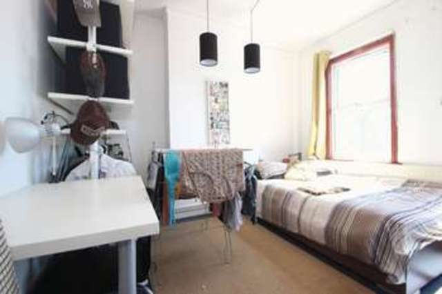  Image of 3 bedroom Flat to rent in Windus Road London N16 at Windus Road  London, N16 6UT