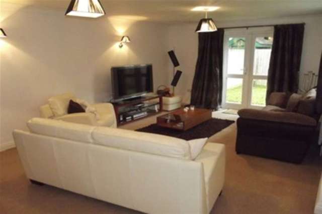  Image of 3 bedroom Detached house to rent in Wingrove Road Reading RG30 at Reading, RG30 2BX