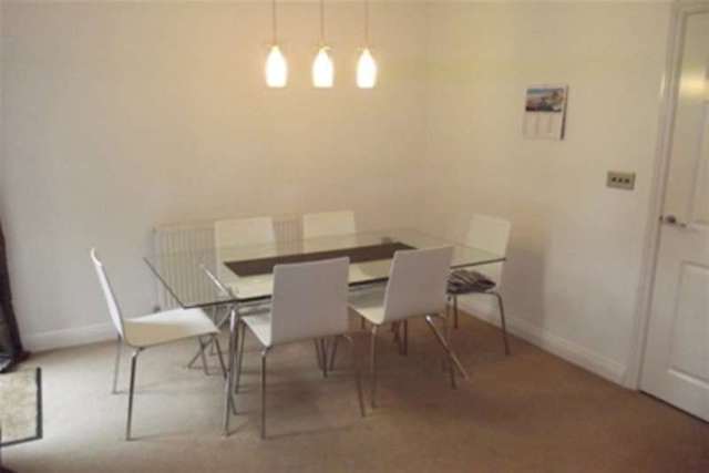  Image of 3 bedroom Detached house to rent in Wingrove Road Reading RG30 at Reading, RG30 2BX