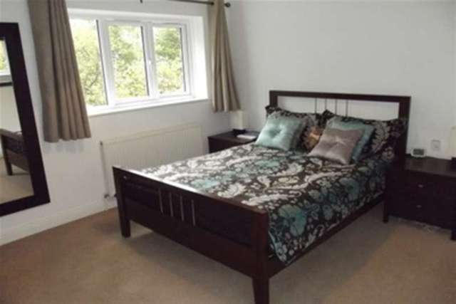  Image of 3 bedroom Detached house to rent in Wingrove Road Reading RG30 at Reading, RG30 2BX