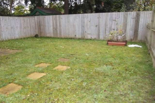  Image of 3 bedroom Detached house to rent in Wingrove Road Reading RG30 at Reading, RG30 2BX