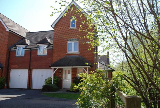  Image of 5 bedroom Semi-Detached house for sale in Wolage Drive Grove Wantage OX12 at Wolage Drive Grove Wantage, OX12 9FB