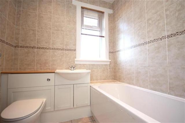  Image of 3 bedroom Flat to rent in Woodhall Avenue Calderbank Airdrie ML6 at Calderbank North Lanarkshire North Lanarkshire, ML6 9SS