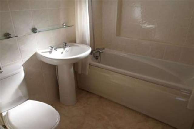  Image of 2 bedroom Property to rent in Woodrush Close Taunton TA1 at Taunton, TA1 3XB