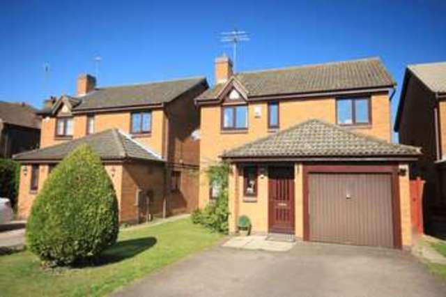  Image of 4 bedroom Detached house for sale in Wren Walk Edlesborough Dunstable LU6 at Wren Walk  Edlesborough, LU6 2RW