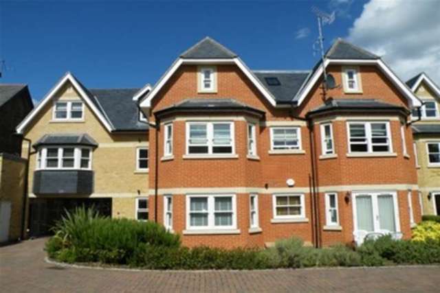  Image of 2 bedroom Flat to rent in York Road Guildford GU1 at Guildford, GU1 4DF