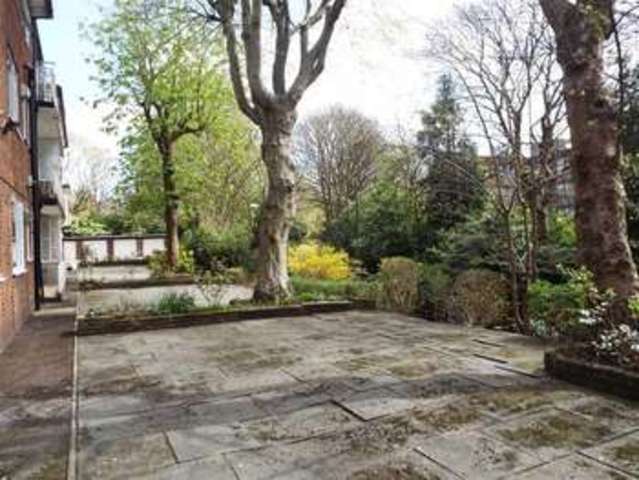  Image of 2 bedroom Property to rent in Park Lane Salford M7 at Park Lane Salford Salford, M7 4JZ