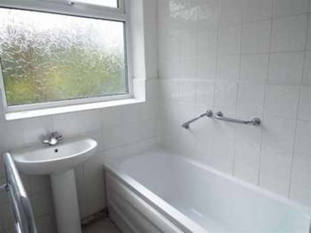  Image of 2 bedroom Property to rent in Park Lane Salford M7 at Park Lane Salford Salford, M7 4JZ