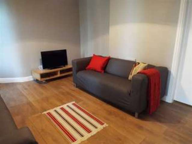  Image of 7 bedroom Property to rent in Knoll Street Salford M7 at Knoll Street Salford Salford, M7 2EQ