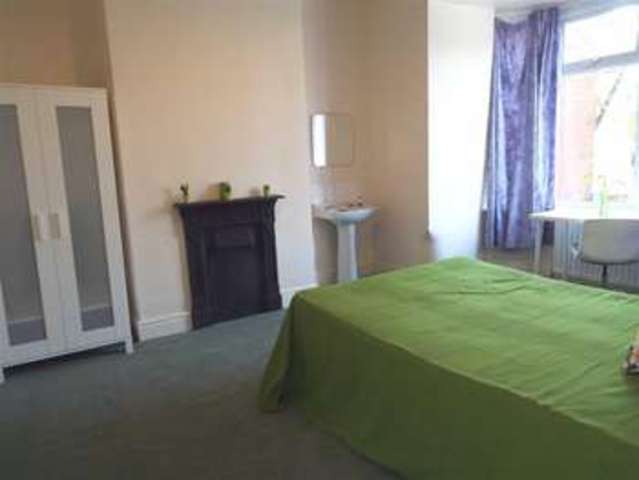  Image of 7 bedroom Property to rent in Knoll Street Salford M7 at Knoll Street Salford Salford, M7 2EQ