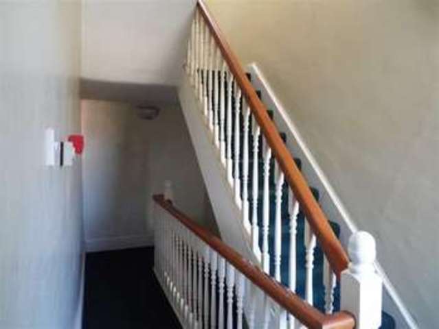  Image of 7 bedroom Property to rent in Knoll Street Salford M7 at Knoll Street Salford Salford, M7 2EQ