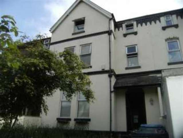  Image of 6 bedroom Property to rent in Great Clowes Street Salford M7 at Great Clowes Street Salford Salford, M7 2DY