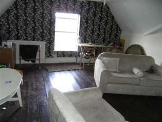  Image of 6 bedroom Property to rent in Great Clowes Street Salford M7 at Great Clowes Street Salford Salford, M7 2DY