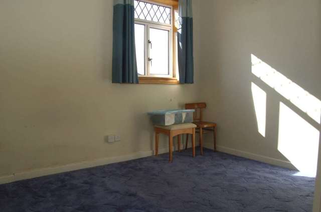  Image of 3 bedroom Cottage for sale in Walkerburn Road Glasgow G52 at Walkerburn Road  Glasgow, G52 3HY